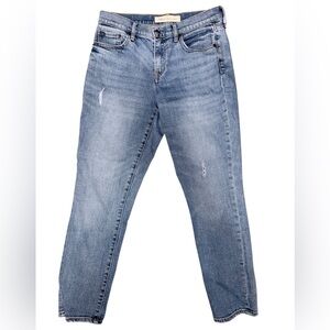Gap Best Girlfriend Straight Leg Light Wash Jean Size 26